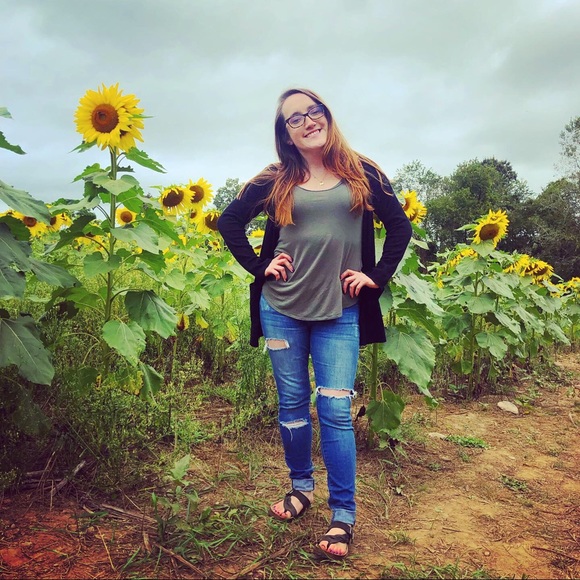 Meet your Posher, Kimberly - Picture 4 of 5